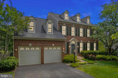 20802 Amberview Ct, Ashburn, VA 20147