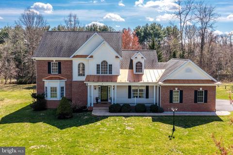 8 Mystic Ln, Round Hill, VA 20141