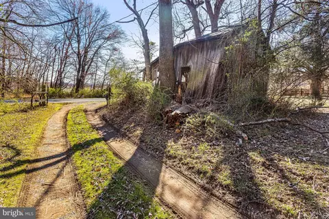 13339 Mountain Rd, Lovettsville, VA 20180