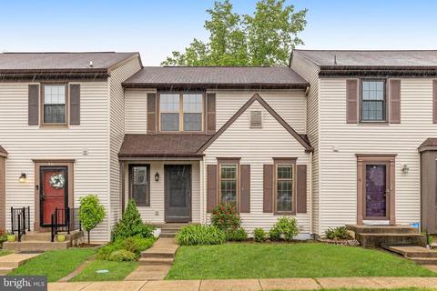 38 Haxall Ct, Sterling, VA 20165