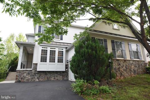 47630 Paulsen Sq, Sterling, VA 20165
