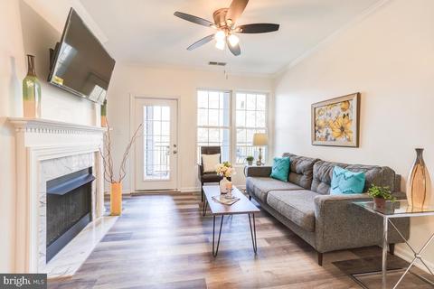 46630 Drysdale Ter #200, Potomac Falls, VA 20165