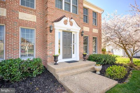 43367 Wildrose Ct, Ashburn, VA 20147 photo 4