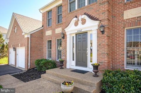 43367 Wildrose Ct, Ashburn, VA 20147 photo 3