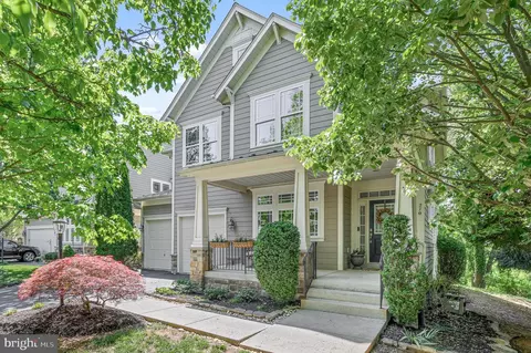 270 Ariel Dr NE, Leesburg, VA 20176