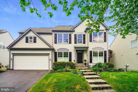 25573 Upper Clubhouse Dr, Chantilly, VA 20152