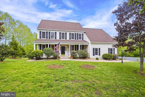 17900 Battle Peak Ct, Hamilton, VA 20158