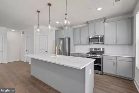 21793 Croxley Ter, Broadlands, VA 20148