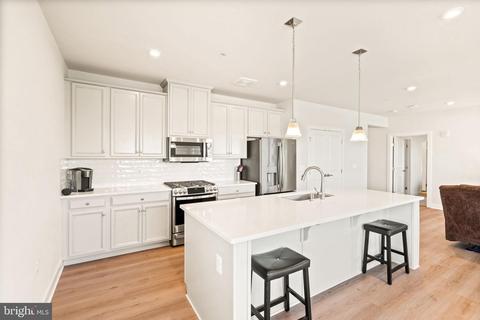 46320 Mount Milstead Ter #204, Sterling, VA 20164