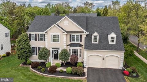 43568 Fieldsman Ln, Chantilly, VA 20152