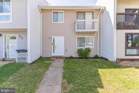 135 N Cottage Rd, Sterling, VA 20164