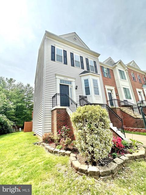 43991 Kings Arms Sq, Ashburn, VA 20147