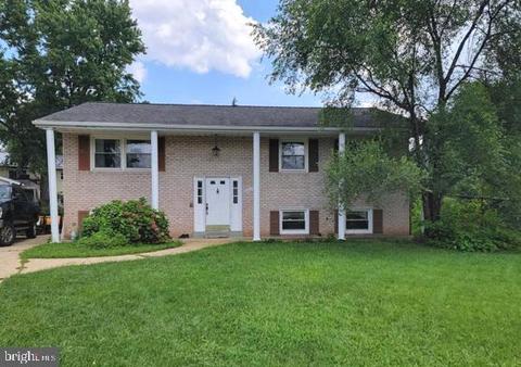 21564 N Compass Rose Ct, Sterling, VA 20164