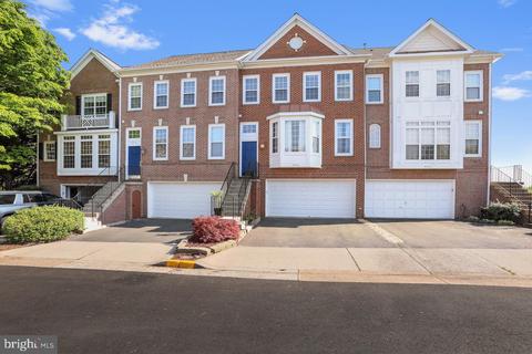 43534 Gabriel Sq, Chantilly, VA 20152