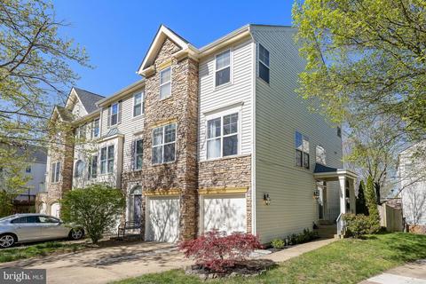 42847 Golf View Dr, Chantilly, VA 20152