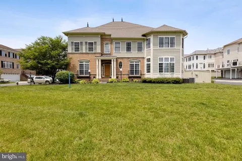 24956 Bannockburn Ter, Chantilly, VA 20152