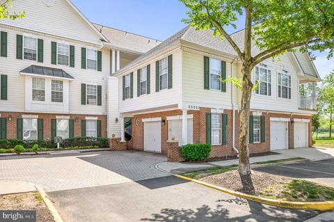 25220 Lake Shore Sq #104, Chantilly, VA 20152