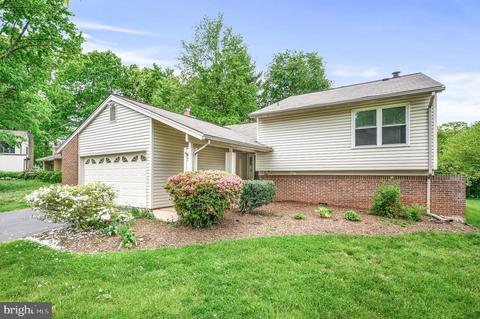 7 Pheasant Run Ct, Sterling, VA 20164