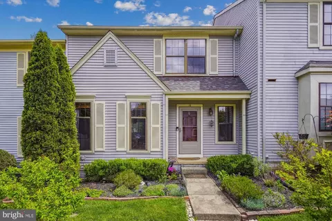 18 Aldridge Ct, Sterling, VA 20165