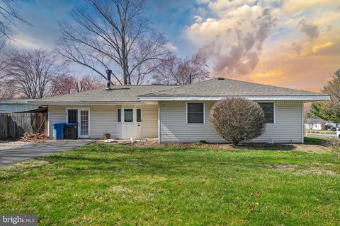 113 N Birch Ct, Sterling, VA 20164
