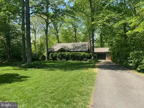 20419 White Oak Dr, Sterling, VA 20165
