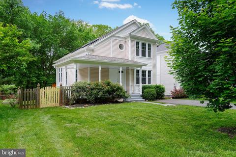 7 Oakdale Ct, Sterling, VA 20165