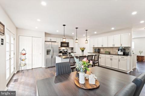 22308 Great Trail Ter, Sterling, VA 20164