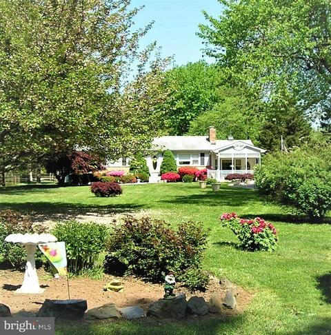 19750 Youngs Cliff Rd, Sterling, VA 20165