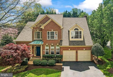 46493 Montgomery Pl, Sterling, VA 20165