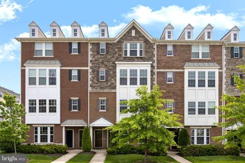 44093 Vaira Ter, Chantilly, VA 20152