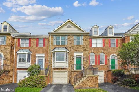 20944 Sandstone Sq, Sterling, VA 20165