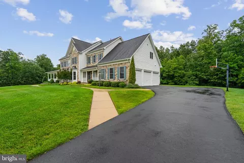 27030 Post Time Ct, Chantilly, VA 20152 photo 4
