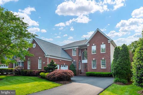 19828 Bethpage Ct, Ashburn, VA 20147