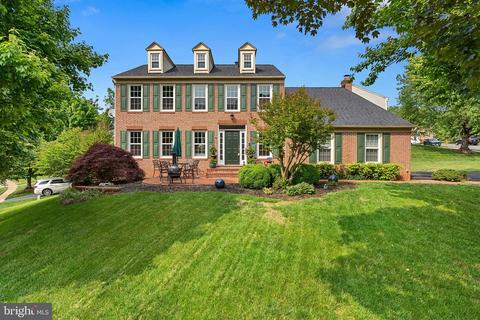 46228 Riverland Pl, Sterling, VA 20165