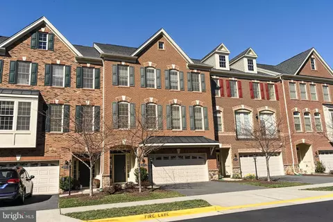 22575 Windsor Locks Sq, Ashburn, VA 20148