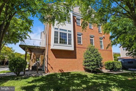 42599 Homefront Ter, Chantilly, VA 20152