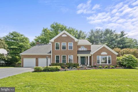 17284 Pickwick Dr, Purcellville, VA 20132