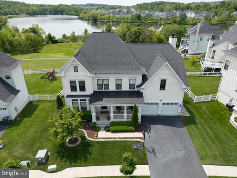 17737 Marbury St, Round Hill, VA 20141