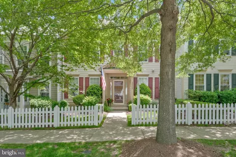 20342 Charter Oak Dr, Ashburn, VA 20147