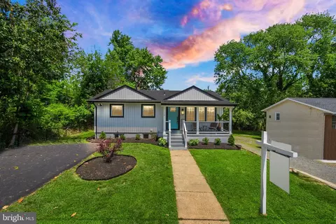 12 Monroe St SE, Leesburg, VA 20175