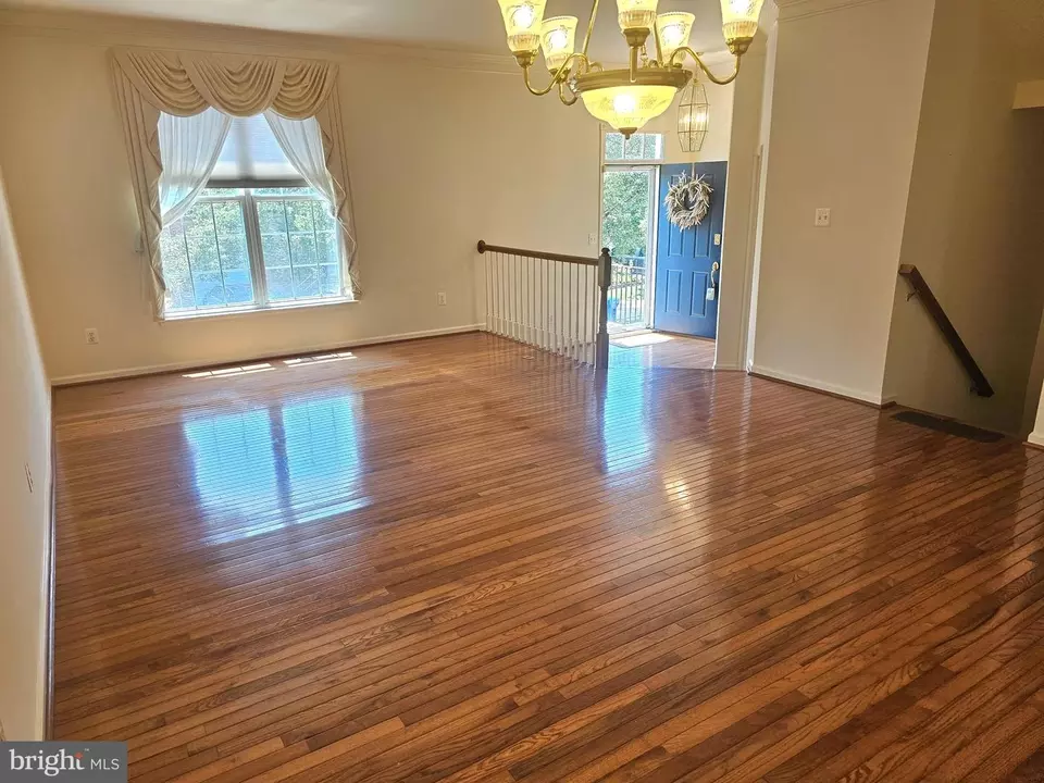  43772 Clemens Ter, Ashburn, VA 20147 photo 4