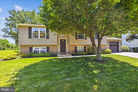 133 Applegate Dr, Sterling, VA 20164