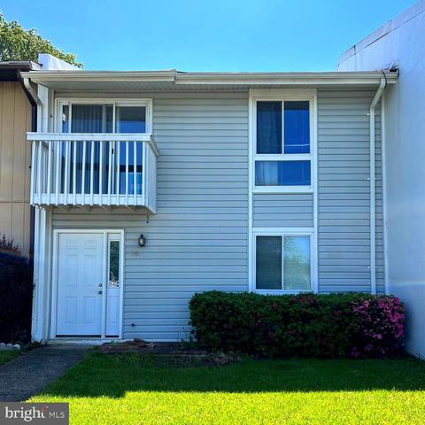 26 Regis Cir, Sterling, VA 20164
