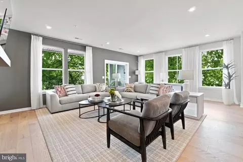 43746 Transit Sq, Ashburn, VA 20148