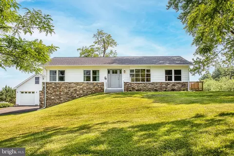 34985 Snickersville Tpke, Round Hill, VA 20141