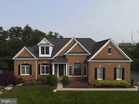 43426 Mountcastle Dr, Chantilly, VA 20152