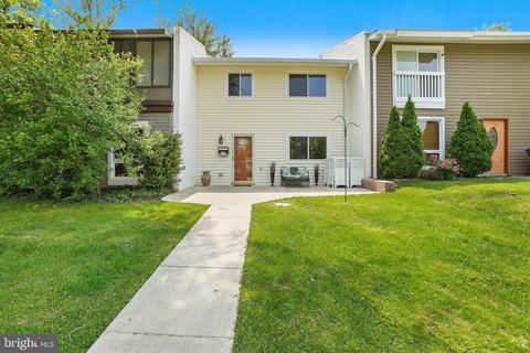 213 Willow Ter, Sterling, VA 20164