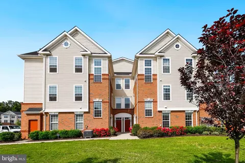 43021 Greggsville Chapel Ter #117, Ashburn, VA 20148