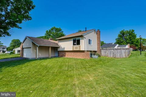 101 Park Hill Ct, Sterling, VA 20164