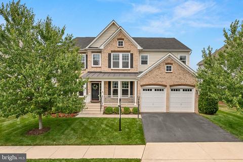 23446 Lofthill Dr, Brambleton, VA 20148